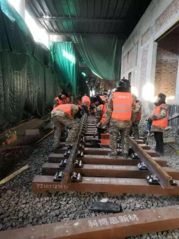 今日頭條、北京日報：13號線清河站撥線工程倒計時，京城地鐵首  次鋪上樹脂軌枕